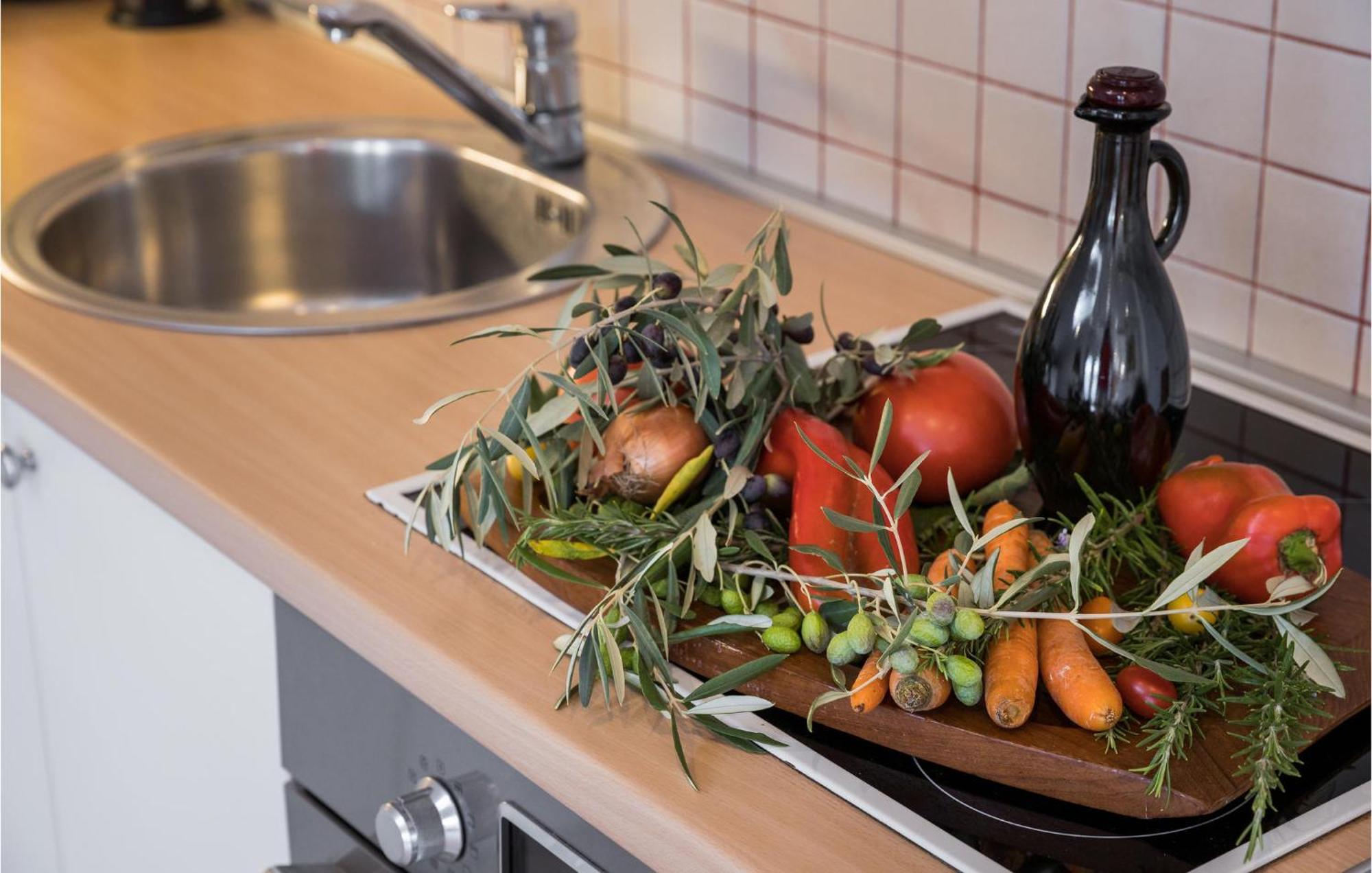 Gorgeous Apartment In Musalez With Kitchen ภายนอก รูปภาพ