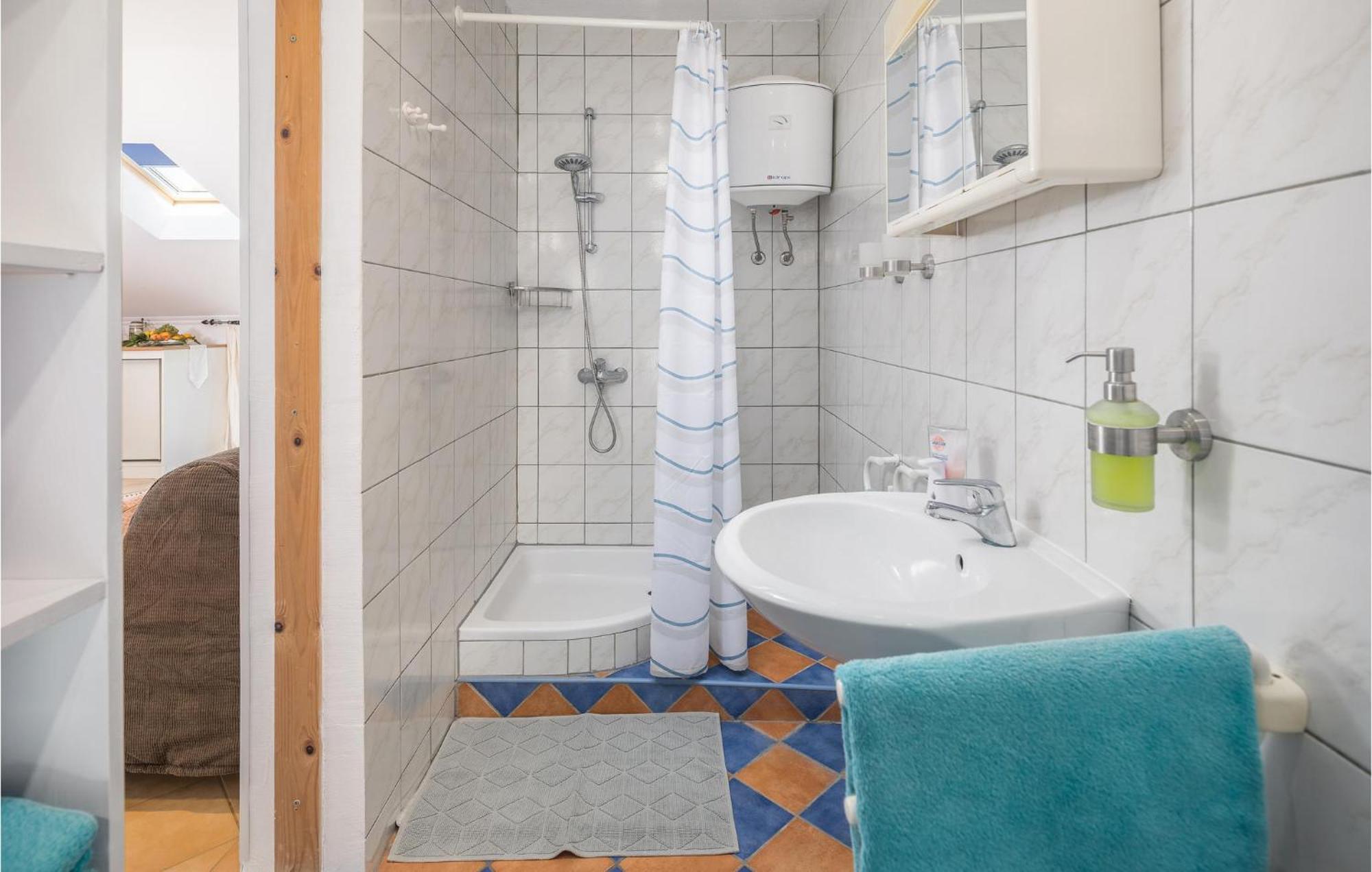 Gorgeous Apartment In Musalez With Kitchen ภายนอก รูปภาพ
