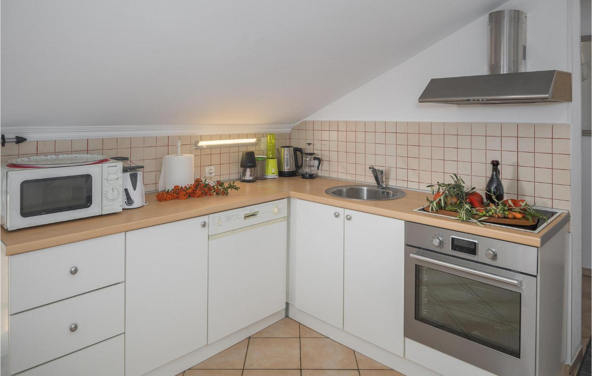 Gorgeous Apartment In Musalez With Kitchen ภายนอก รูปภาพ